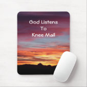 God luistert naar Knee Mail mousepad Muismat (Met muis)