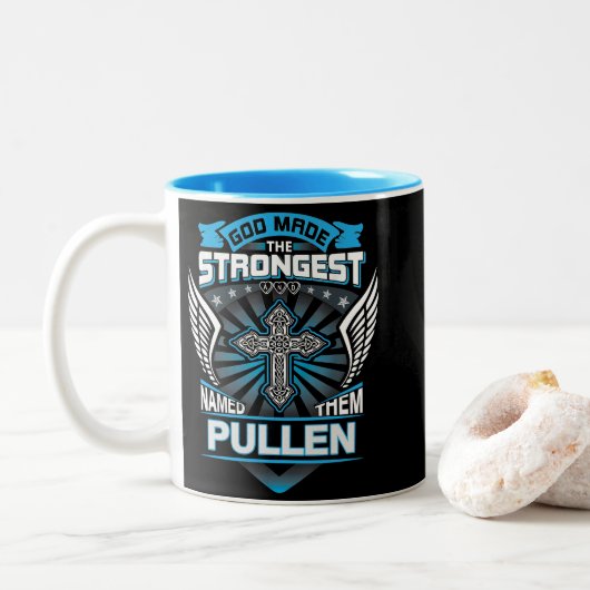 God Made The Strongest And Named Them Pullen Tweekleurige Koffiemok (Met donut)