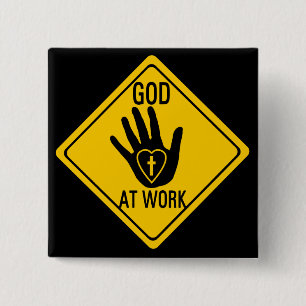 GOD OP HET WERK. HAND-LIEFHARTKROSS JESUS VIERKANTE BUTTON 5,1 CM