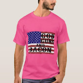 God Pistolen en Bacon USA vlag liefde van het land T-shirt (Voorkant)
