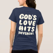 God’s Love Hits Different, Christian Faith Tri-Blend Shirt (Achterkant)