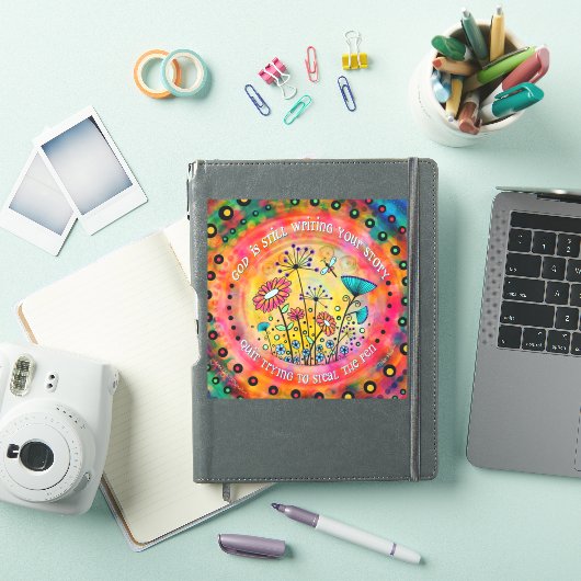 God schrijft nog steeds jouw verhaal  bloemen sticker (iPad Cover)