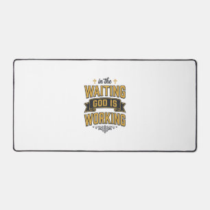 God Werkt Vintage Geloof Typografie T-shirt_1 Bureaumat