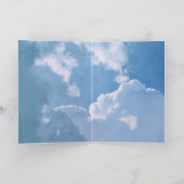 God zegene U Wolken Blauwe Hemel Religieuze Verjaa Kaart (Binnen)