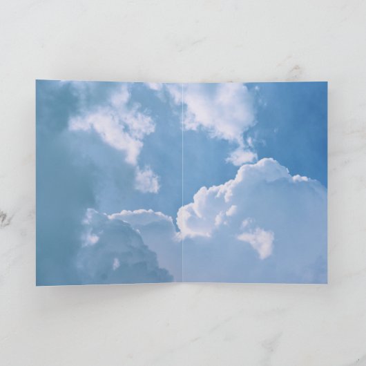 God zegene U Wolken Blauwe Hemel Religieuze Verjaa Kaart (Binnen)