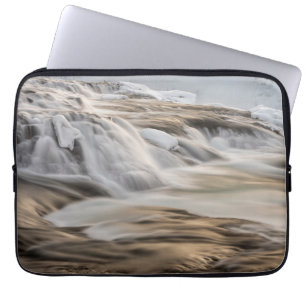 Godafoss waterval, winter, IJsland Laptop Sleeve