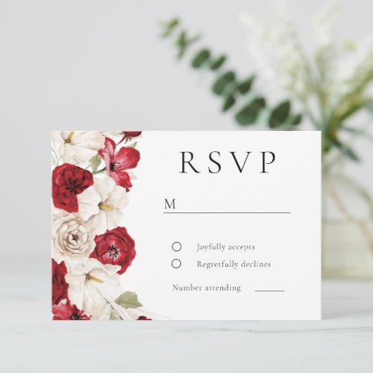 Goddelijke Bloei: Wit & Rood Prachtige Bloemenbrui RSVP Kaartje (Staand voorkant)