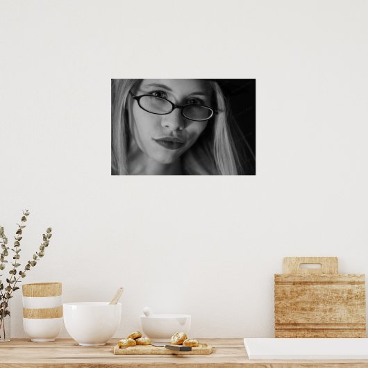 Goddess Smirking poster in B&W (Keuken)