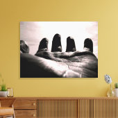 Goden reikten hand door healinglove zwart & wit canvas afdruk (Insitu (Woonkamer))