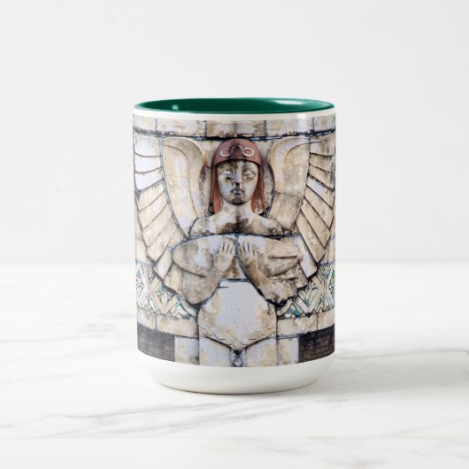 Godin des Flight Mok (Center)