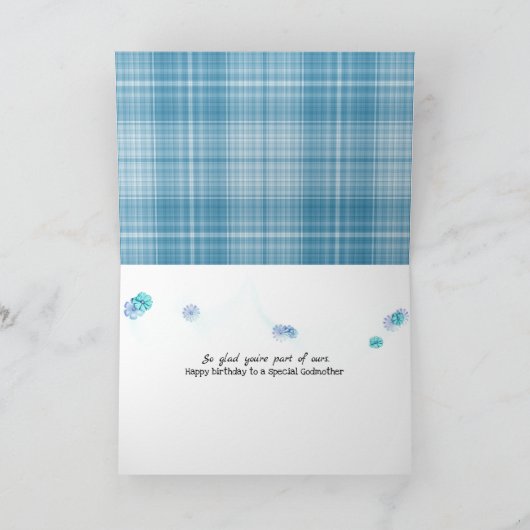 Godmoeder daisy over de verjaardag van aqua plaid kaart (Binnen)