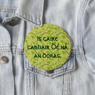 God's hulp is dichterbij dan de deur ronde button 4,0 cm