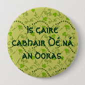 God's hulp is dichterbij dan de deur ronde button 4,0 cm (Voorkant)