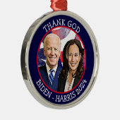 Godzijdank Biden en Harris Verkiezing 2024 Keepsak Metalen Ornament (Rechts)