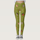 Goed geklede katten maken pootafdrukken in het gra leggings (Voorkant)