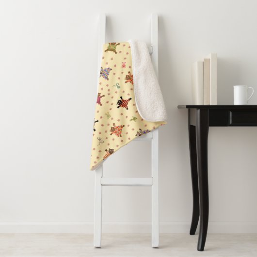 Goed geklede katten met funky knuffels sherpa deken (In situ)