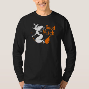 Goede heks vliegt op broomstick t-shirt