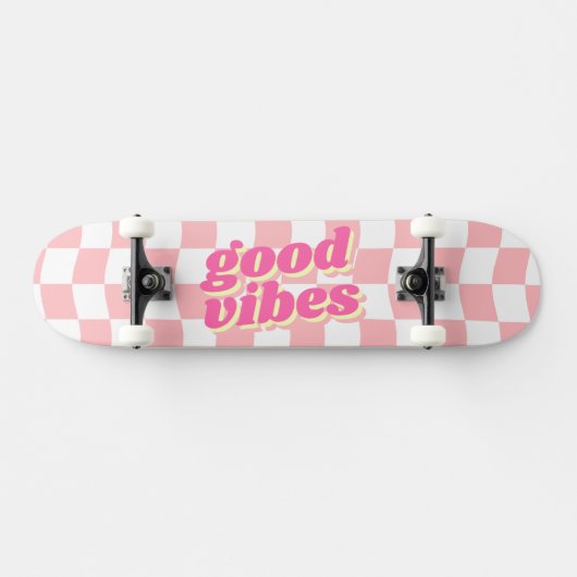 Goede Vibes Girly Pastel Roze Wit Checker Patroon Persoonlijk Skateboard (Horizontaal)