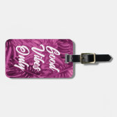 Goede Vibes Girly Tropische Paarse bladeren Bagagelabel (Voorkant horizontaal)