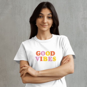 Goede vibes typografie eenvoudig geel rood T-Shirt