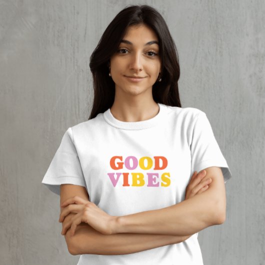 Goede vibes typografie eenvoudig geel rood T-Shirt