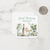 Goedemorgen man wijnflessen met glazen notitiekaartje (Voorkant / Achterkant in situ)