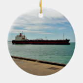 Goederenschip dat op zee vaart keramisch ornament (Achterkant)