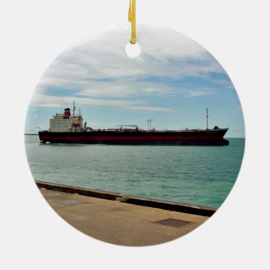 Goederenschip dat op zee vaart keramisch ornament (Achterkant)