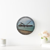 Goederenschip dat op zee vaart ronde klok (Huis)