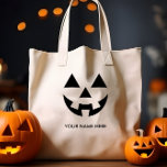 GOEDKOPE JACK O LANTAARN POMPOEN GEZICHT AANGEPAST TOTE BAG<br><div class="desc">Vier Halloween in stijl met onze exclusieve pompoen gezichtszak, een veelzijdig accessoire dat kan worden aangepast aan uw unieke stijl. Voeg JOUW NAMEN OF EEN AANGEPAST BERICHT toe om het echt van jou te maken. Deze tas heeft een grillig pompoenontwerp dat de griezelige en leuke aspecten van Halloween naadloos combineert....</div>