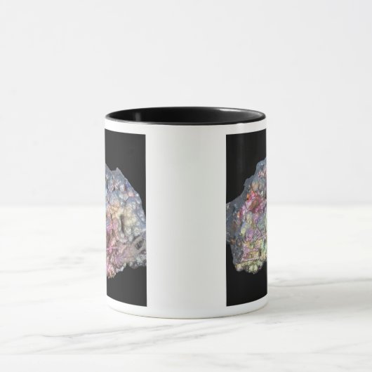 Goethite toont irdescentie mok (Midden)