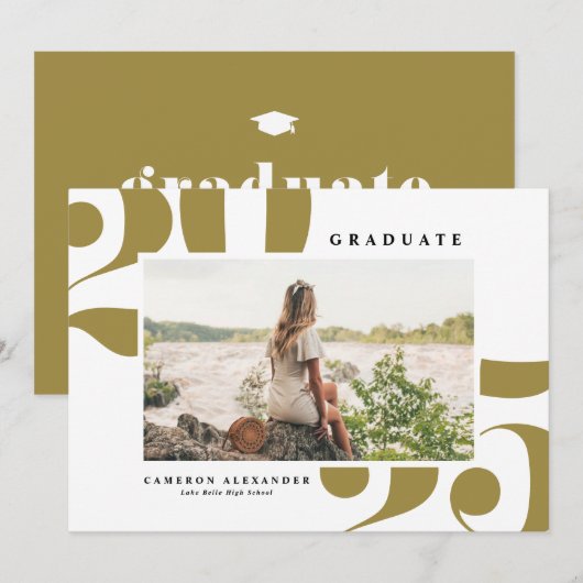 Gold 2025 Bold Typography Foto Afstuderen Aankondiging (Voorkant / Achterkant)