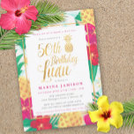 Gold 50th Birthday Luau Party-uitnodigingen Kaart<br><div class="desc">Tropisch goud 50e verjaardagsluau-uitnodigingen met leuke,   tropische bloemen en anananassen,  met gouden accenten. Ideaal voor een luau met de vijftigste verjaardag.</div>