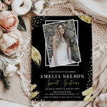 Gold Abstract Foto Sweet 16 Birthday Kaart<br><div class="desc">Een trendy abstracte,  zoete 16 fotoverjaardagsuitnodiging met een afbeelding van het verjaardagsmeisje of de jongen,  een zwarte achtergrond die kan worden veranderd in elke kleur,  gouden verfstreken en gouden glitterconfetti als decoratie met een moderne witte tekstverjaardagscrisis die gemakkelijk kan worden gepersonaliseerd.</div>