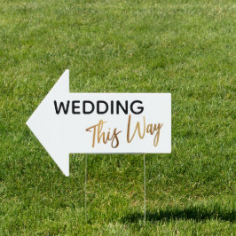 Gold Accent Wedding This Way Simple Arrow Sign Tuinbord