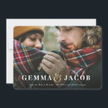 Gold ampersand foto slaat de datum op feestdagenkaart<br><div class="desc">Gold ampersand foto slaat de datum op met een rode vlekvormer. Elegant modern design met foto's en namen,  ideaal voor wintertrouwaankondigingen</div>