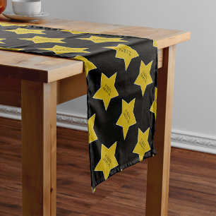 Gold and Black Happy Birthday Stars Hollywood Korte Tafelloper