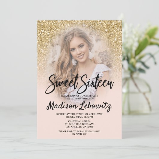 Gold and Blush Sweet 16 Photo Birthday Invitation Kaart (Staand voorkant)