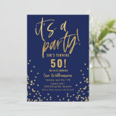 Gold and Navy Blue 50th Birthday Party Invitation Kaart (Staand voorkant)
