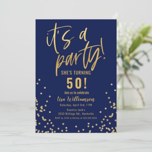 Gold and Navy Blue 50th Birthday Party Invitation Kaart (Staand voorkant)