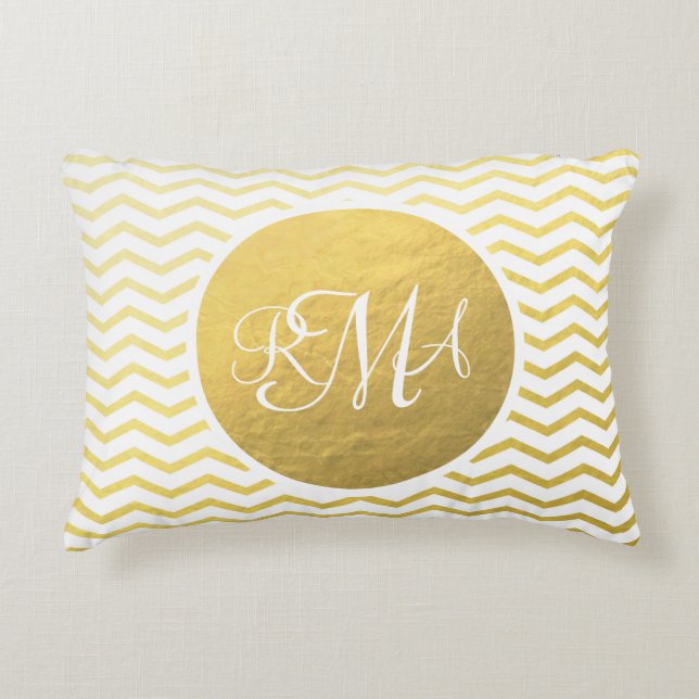 Gold and White Chevron Monogrammed Personalized Accent Kussen (Voorkant)