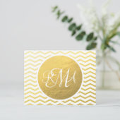Gold and White Chevron Monogrammed Personalized Briefkaart (Staand voorkant)