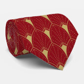Gold Art Deco Pattern & Deep Red Background Stropdas (Opgerold)