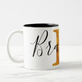 Gold 'B'-monogram met persoonlijke naam Tweekleurige Koffiemok (Links)