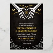 Gold Bats & Skeleton Heart Gothic Halloween bruilo Folie Uitnodiging (Voorkant)