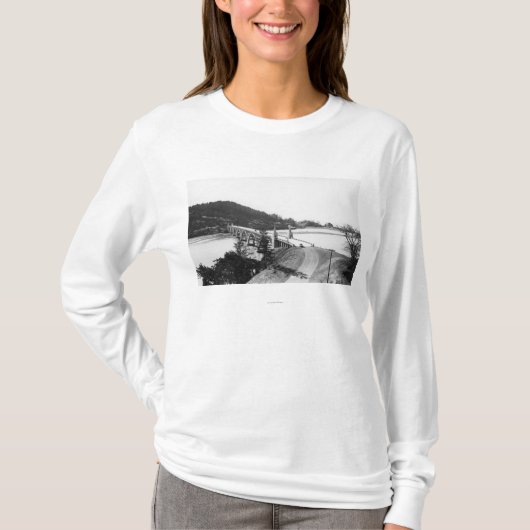 Gold Beach, Oregon Bridge over de rivier de Rogue T-shirt (Voorkant)