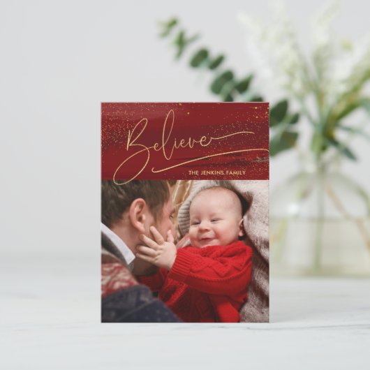 Gold Believe Calligrafie, Sparkles Photo - Red BG Feestdagenkaart (Staand voorkant)