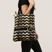 Gold & Black Chevron Monogram-ontwerp Tote Bag (Dichtbij)
