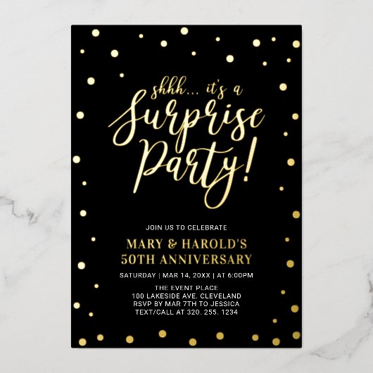 Gold & Black Confetti Surprise Jubileum Party Folie Uitnodiging (Voorkant)