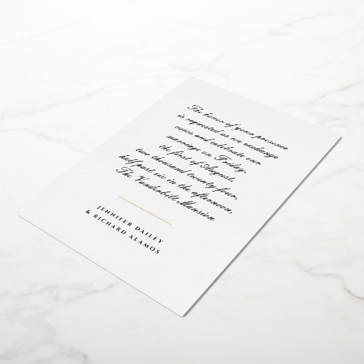 Gold, Black en White Script Wedding Invitation Folie Uitnodiging (Gedraaid)